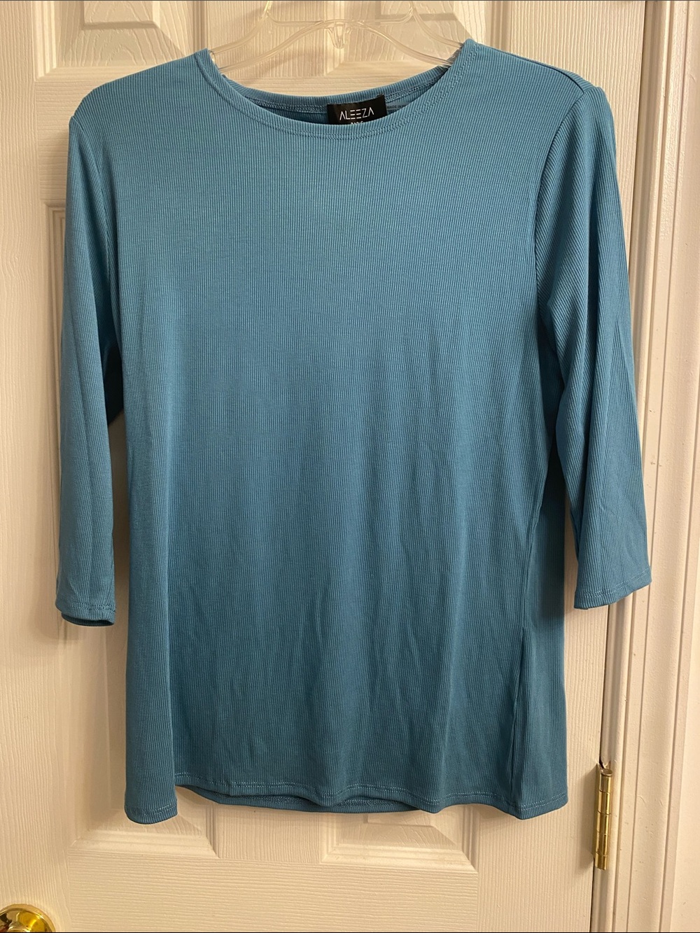 Women's Blue Crewneck 3/4 Sleeve Top
